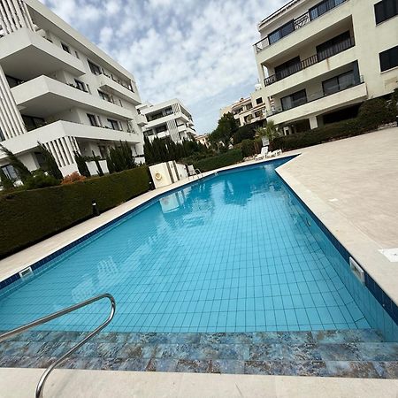 Kings Avenue - Natalia'S Apt Пафос Экстерьер фото